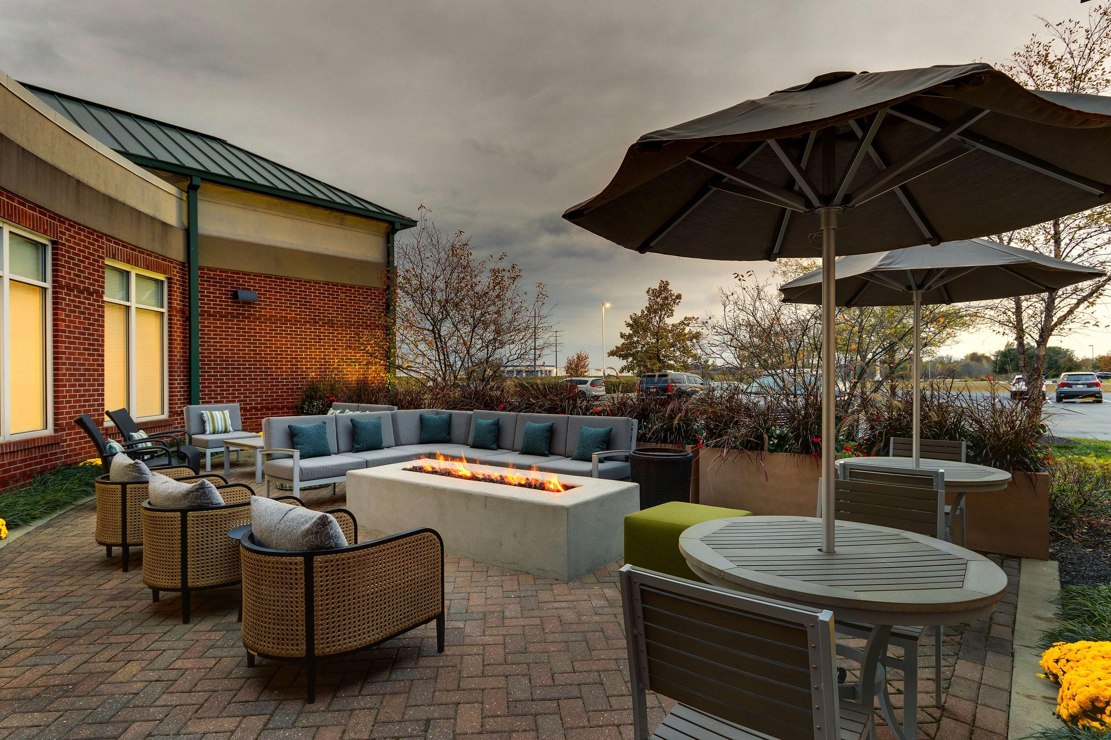 Hilton Garden Inn Indianapolis Airport Plainfield Exterior foto